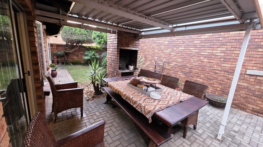3 Bedroom Property for Sale in Magalieskruin Gauteng