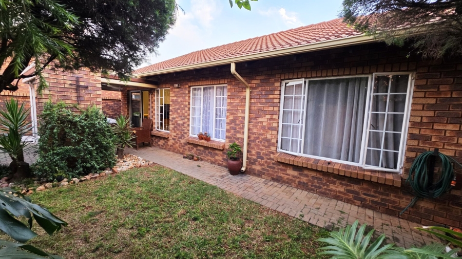 3 Bedroom Property for Sale in Magalieskruin Gauteng
