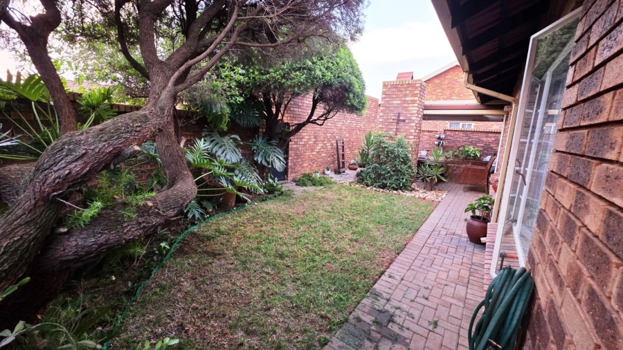 3 Bedroom Property for Sale in Magalieskruin Gauteng