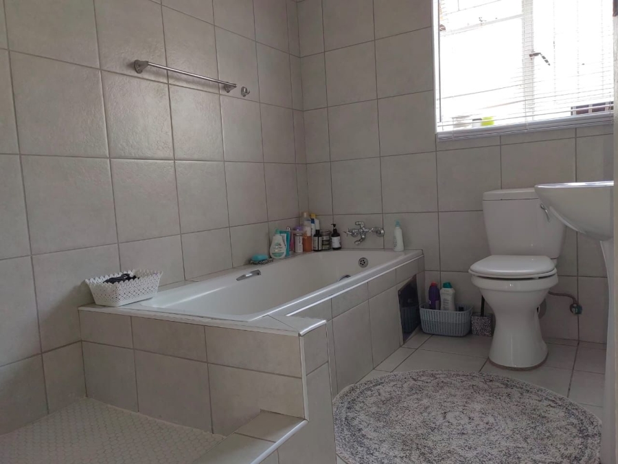 2 Bedroom Property for Sale in Comet Gauteng