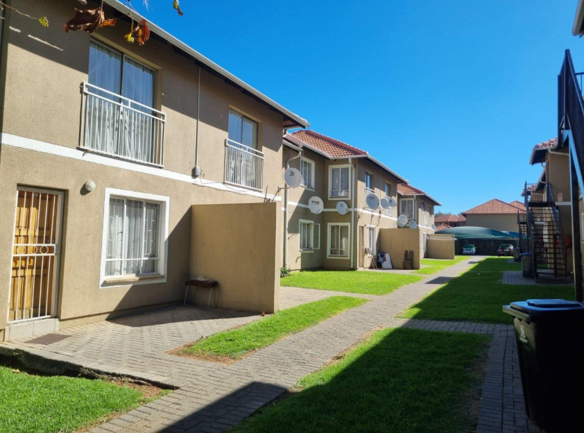2 Bedroom Property for Sale in Comet Gauteng