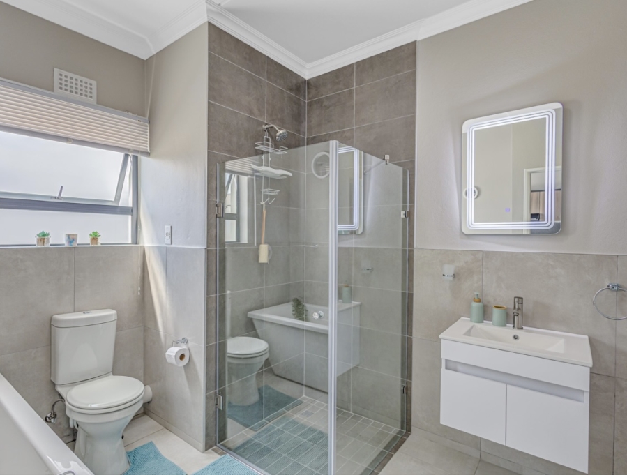 3 Bedroom Property for Sale in Glen Austen Gauteng