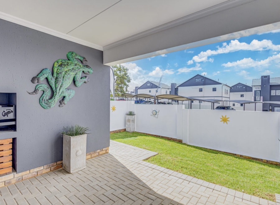 3 Bedroom Property for Sale in Glen Austen Gauteng