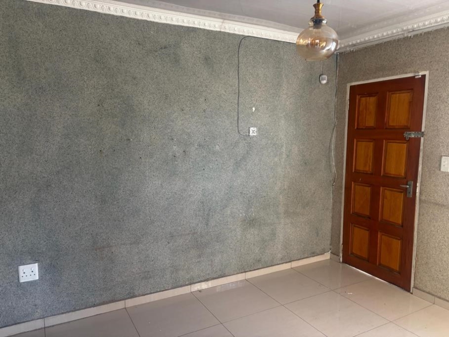 To Let 3 Bedroom Property for Rent in Fleurhof Gauteng
