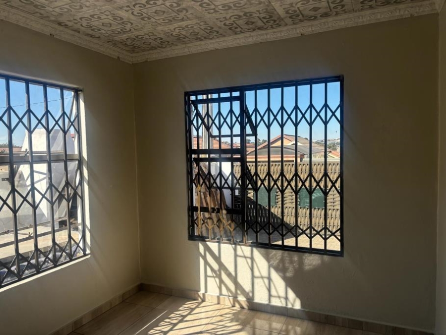 To Let 3 Bedroom Property for Rent in Fleurhof Gauteng