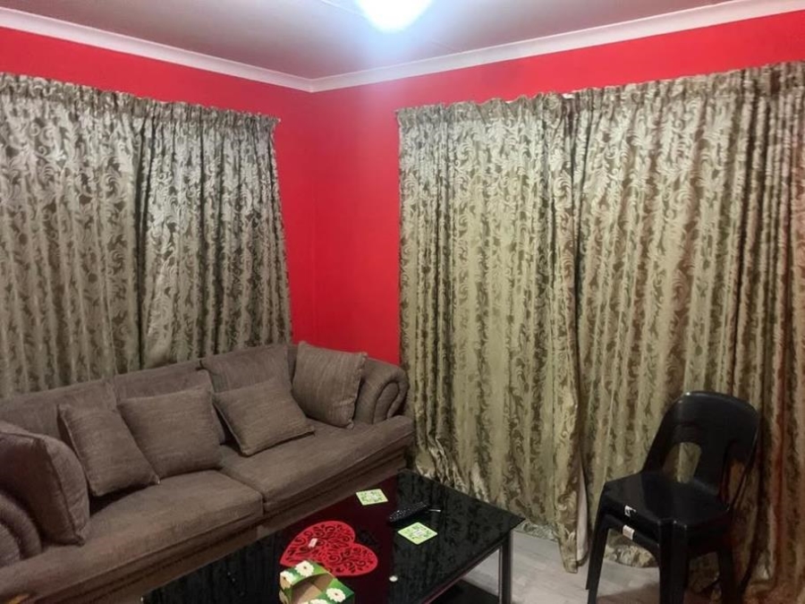 To Let 3 Bedroom Property for Rent in Fleurhof Gauteng