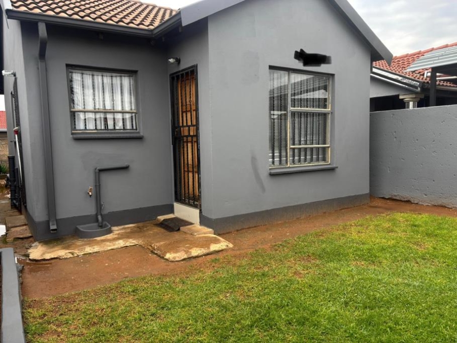 2 Bedroom Property for Sale in Fleurhof Gauteng