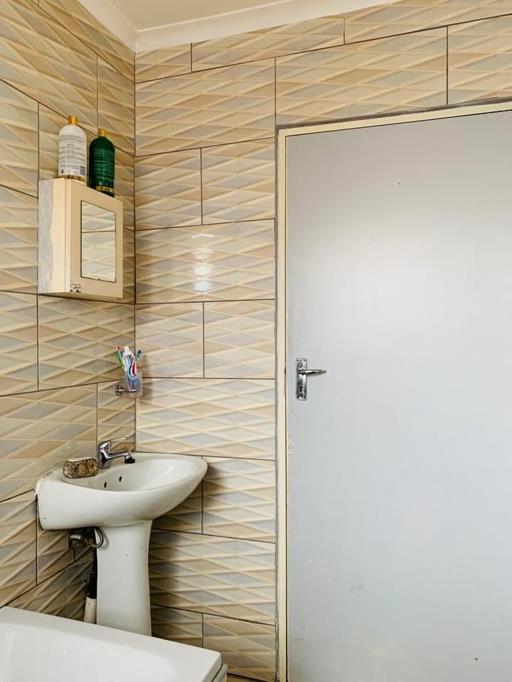 To Let 3 Bedroom Property for Rent in Fleurhof Gauteng