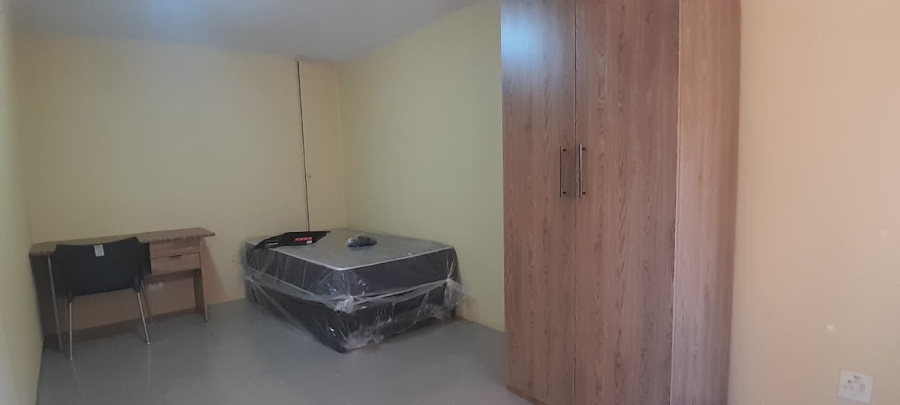 To Let 4 Bedroom Property for Rent in Yeoville Gauteng