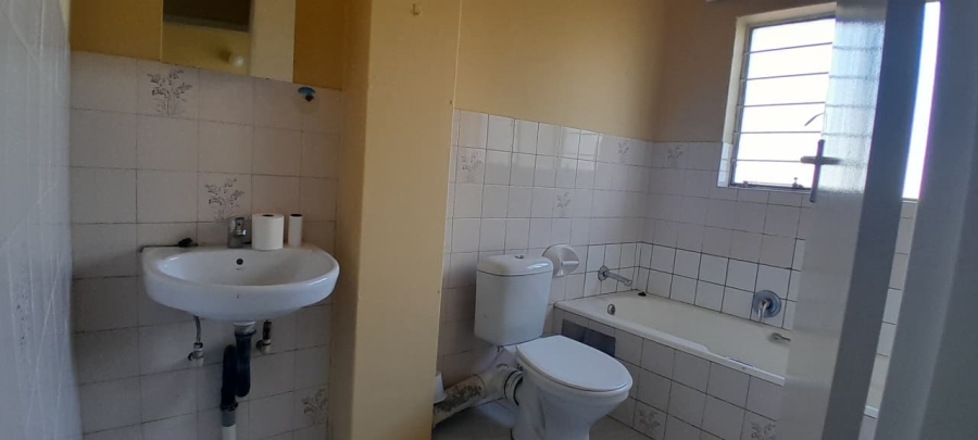 To Let 4 Bedroom Property for Rent in Yeoville Gauteng