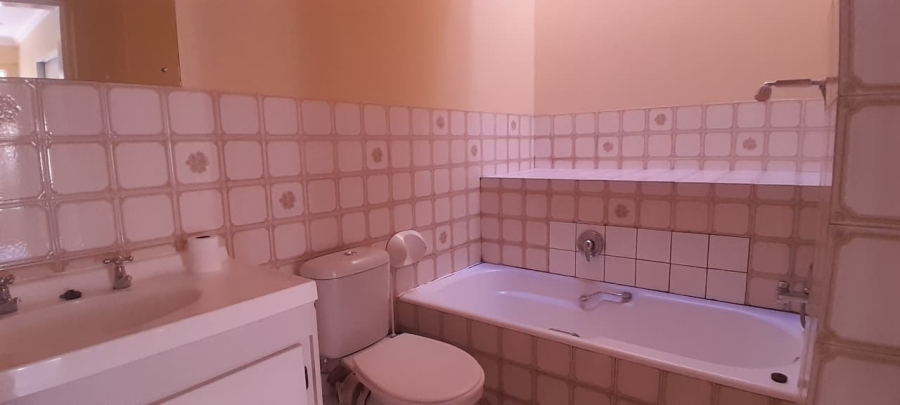 To Let 4 Bedroom Property for Rent in Yeoville Gauteng