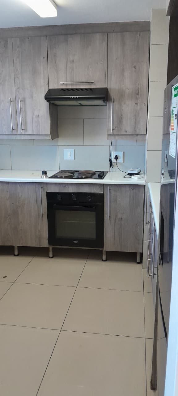 To Let 4 Bedroom Property for Rent in Yeoville Gauteng