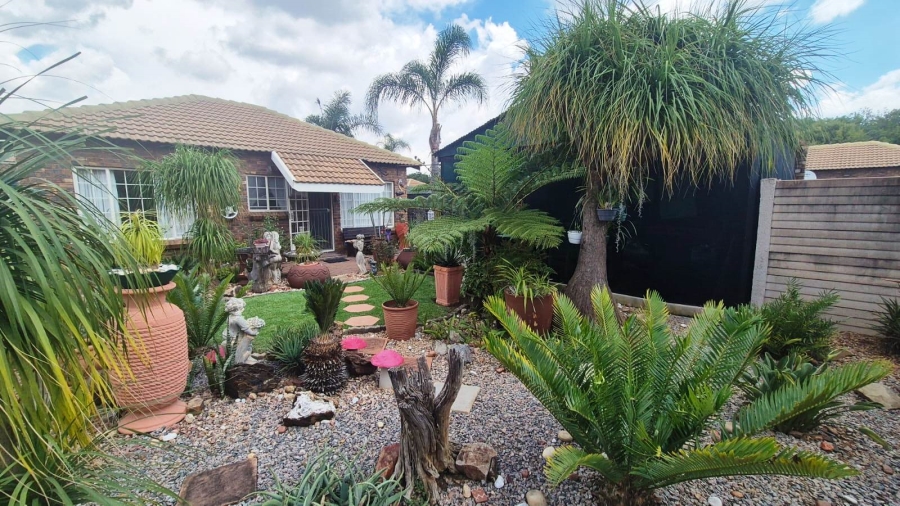 2 Bedroom Property for Sale in Andeon Gauteng