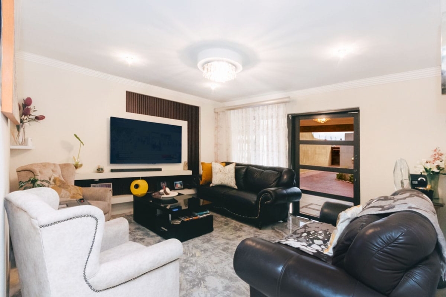 3 Bedroom Property for Sale in Meadowlands Gauteng