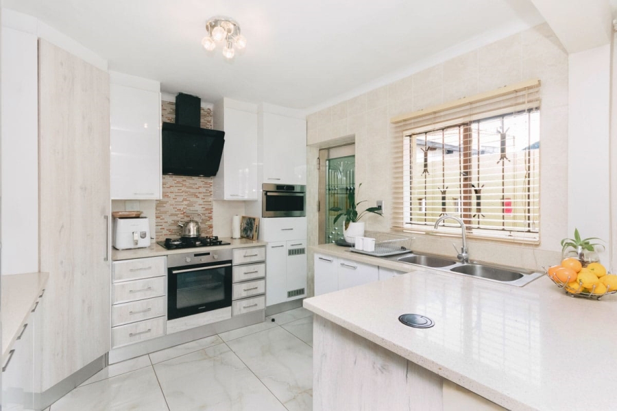 3 Bedroom Property for Sale in Meadowlands Gauteng