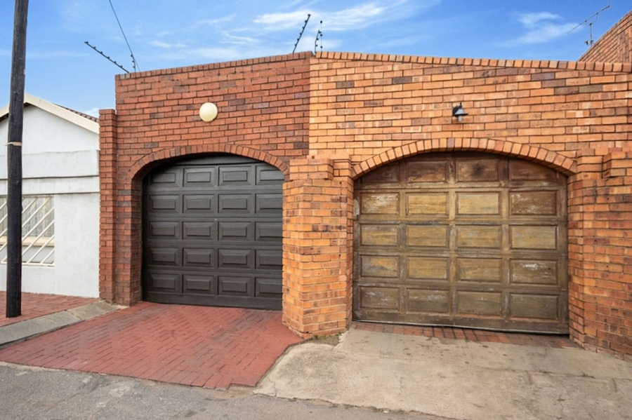 3 Bedroom Property for Sale in Meadowlands Gauteng