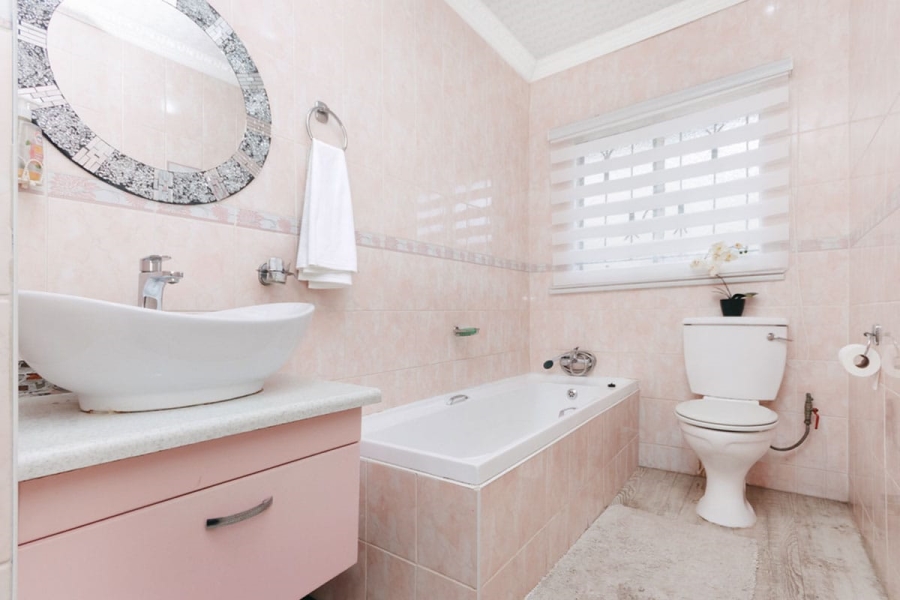 3 Bedroom Property for Sale in Fleurhof Gauteng