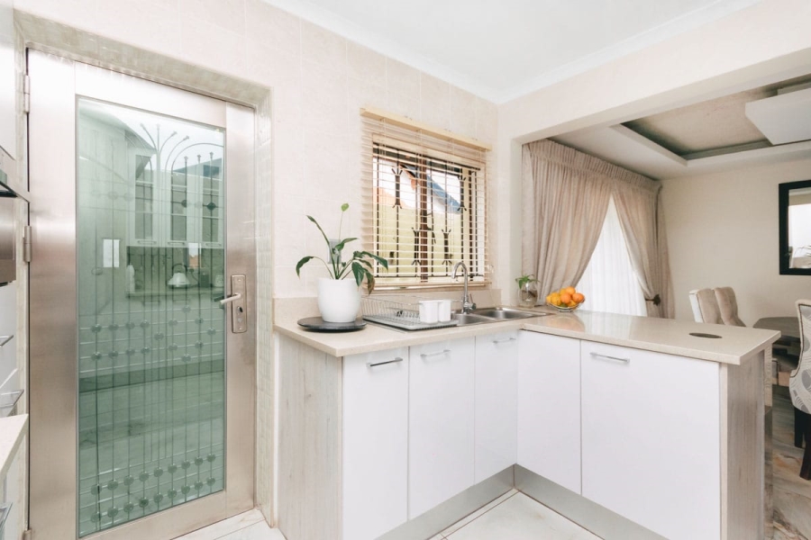 3 Bedroom Property for Sale in Fleurhof Gauteng
