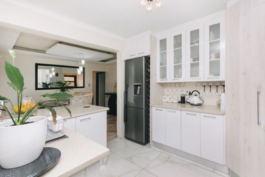 3 Bedroom Property for Sale in Fleurhof Gauteng
