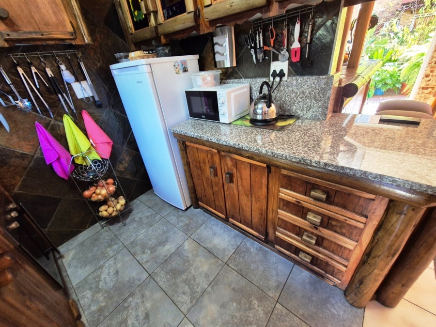 2 Bedroom Property for Sale in Dorandia Gauteng