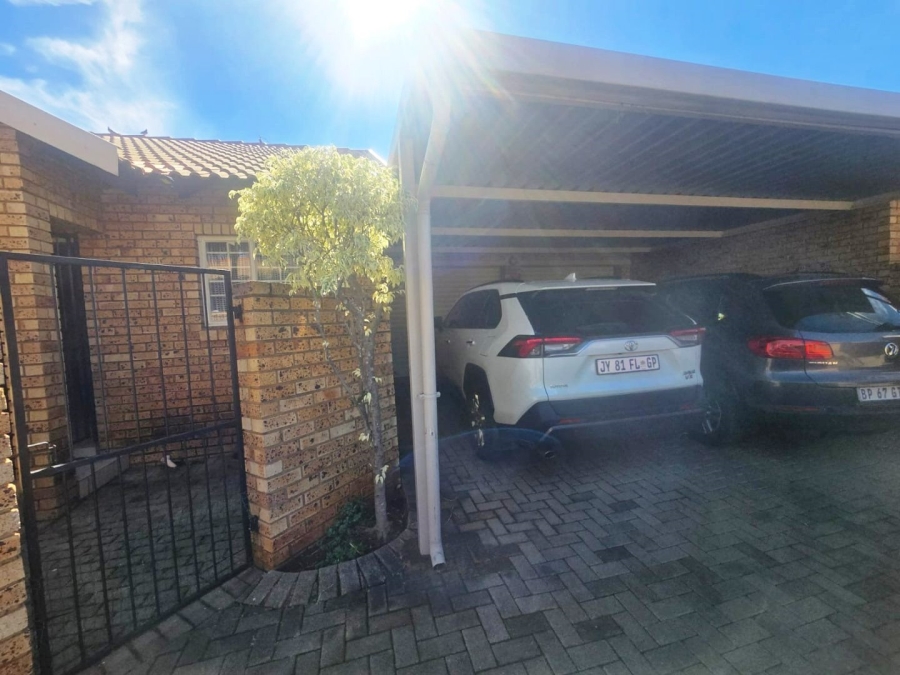 3 Bedroom Property for Sale in Annlin Gauteng
