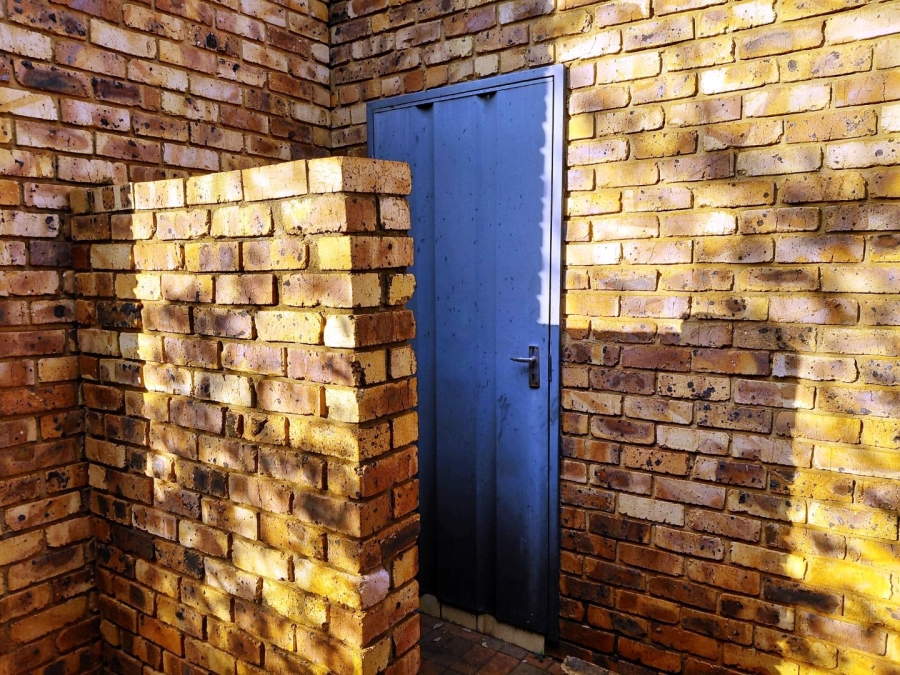 2 Bedroom Property for Sale in Doornpoort Gauteng