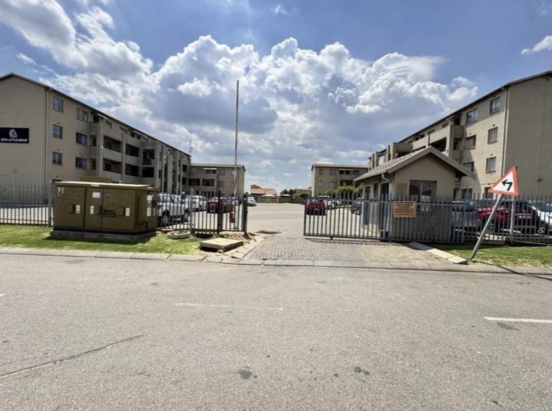 2 Bedroom Property for Sale in Fleurhof Gauteng