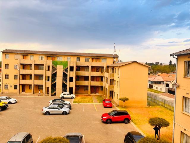 2 Bedroom Property for Sale in Fleurhof Gauteng