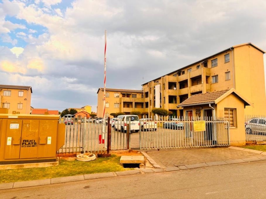 2 Bedroom Property for Sale in Fleurhof Gauteng