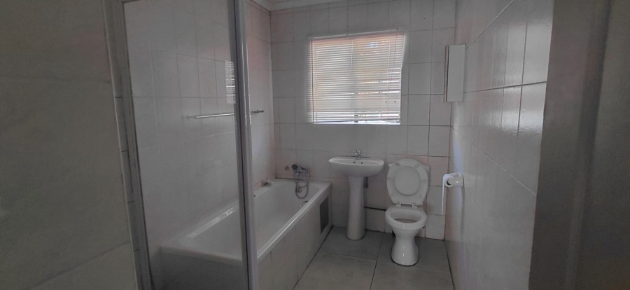 3 Bedroom Property for Sale in Albermarle Gauteng