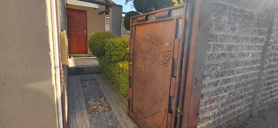 To Let 3 Bedroom Property for Rent in Albermarle Gauteng