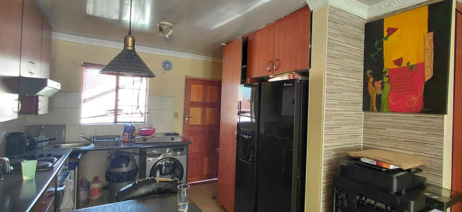 To Let 3 Bedroom Property for Rent in Albermarle Gauteng