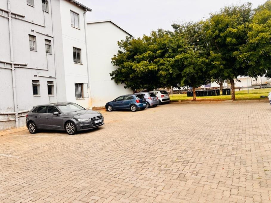 2 Bedroom Property for Sale in Fleurhof Gauteng