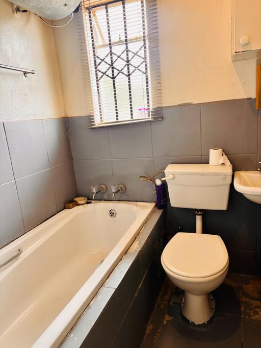 2 Bedroom Property for Sale in Fleurhof Gauteng