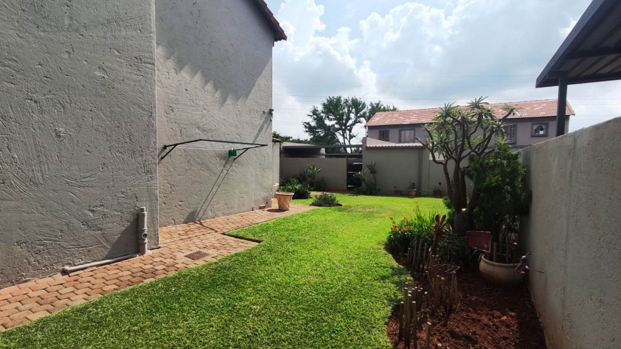 2 Bedroom Property for Sale in Annlin Gauteng