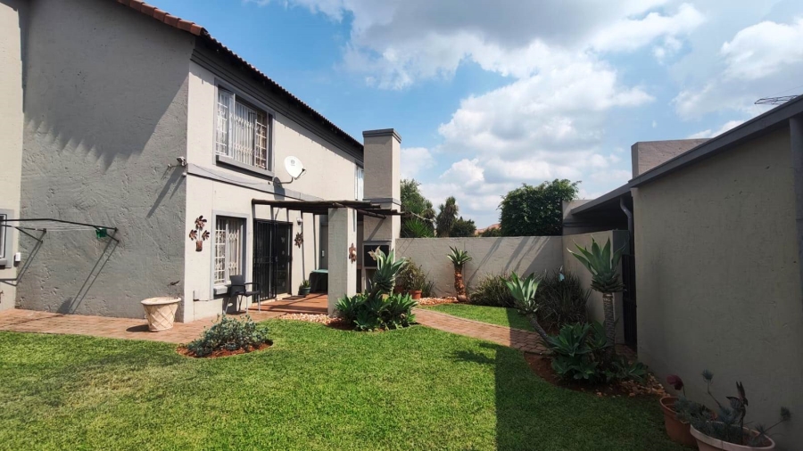 2 Bedroom Property for Sale in Annlin Gauteng
