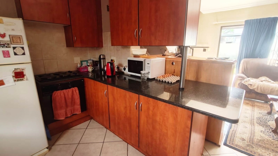 2 Bedroom Property for Sale in Annlin Gauteng