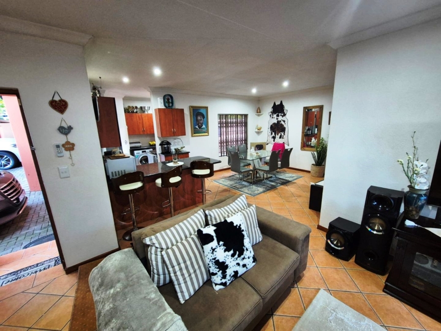 2 Bedroom Property for Sale in Florauna Gauteng