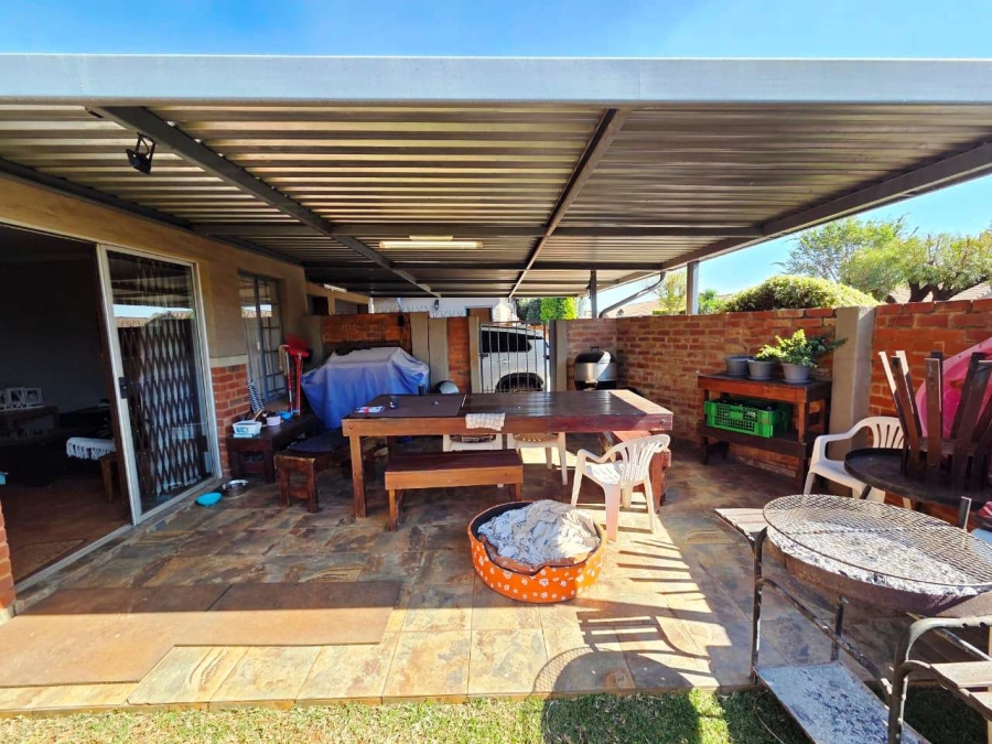 2 Bedroom Property for Sale in Montana Gauteng