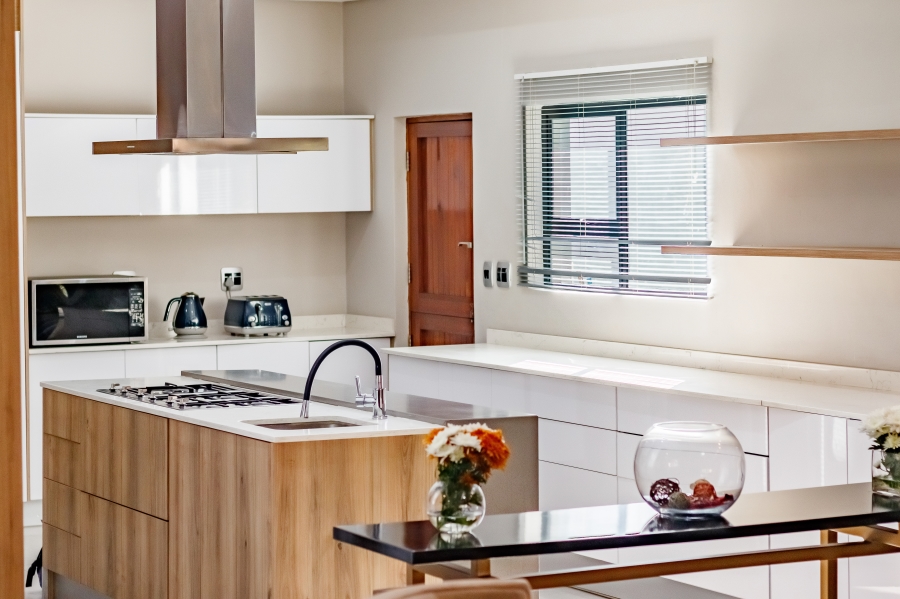 6 Bedroom Property for Sale in Edenburg Gauteng