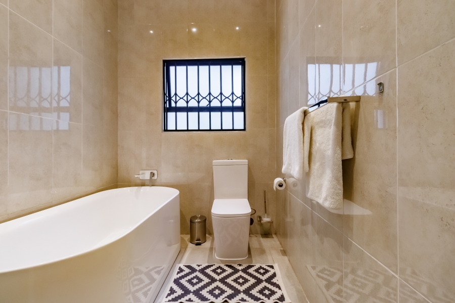 6 Bedroom Property for Sale in Edenburg Gauteng