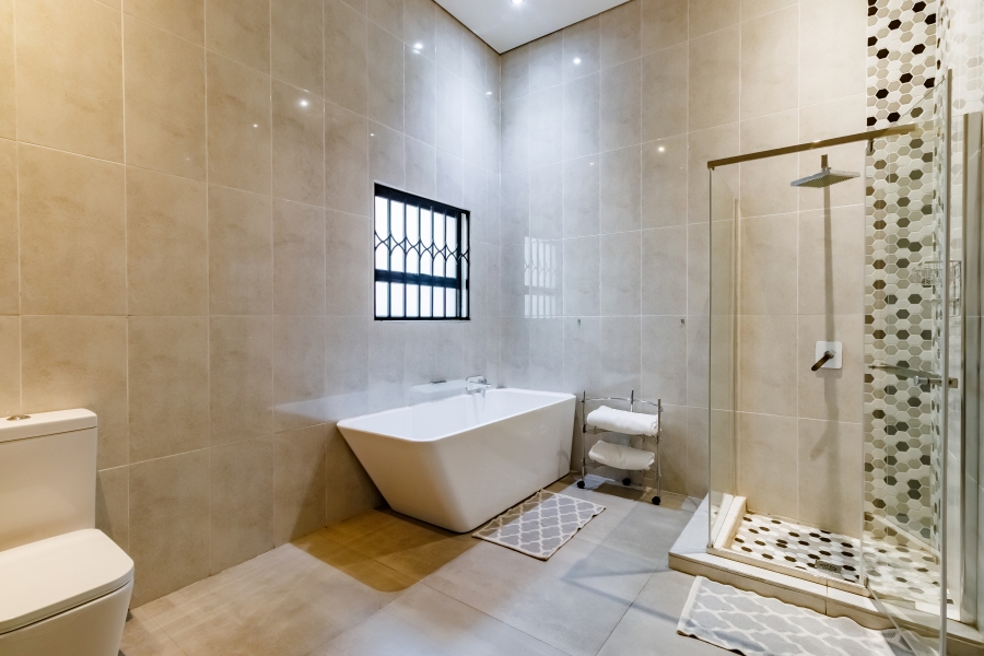 6 Bedroom Property for Sale in Edenburg Gauteng