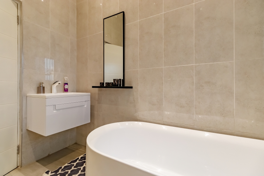 6 Bedroom Property for Sale in Edenburg Gauteng