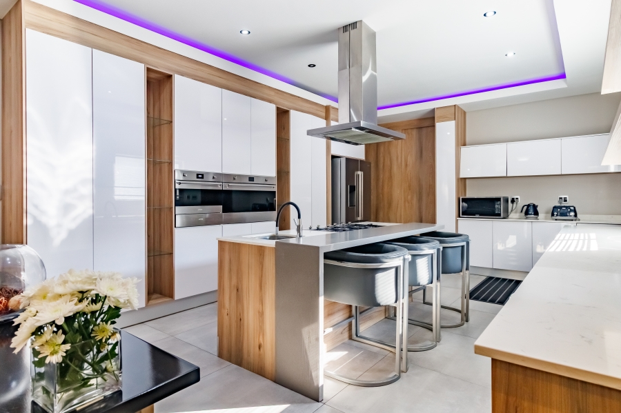 6 Bedroom Property for Sale in Edenburg Gauteng