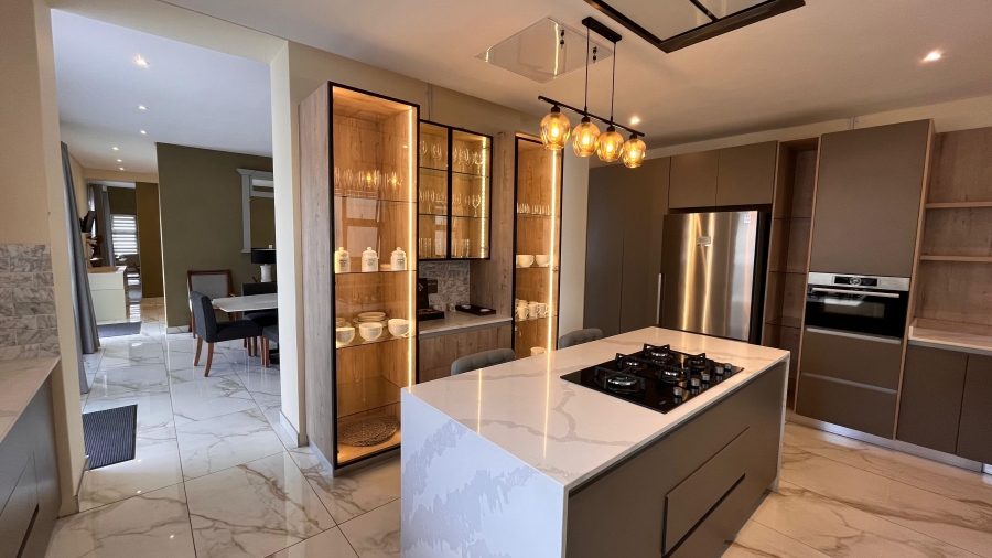 To Let 9 Bedroom Property for Rent in Atholl Gauteng