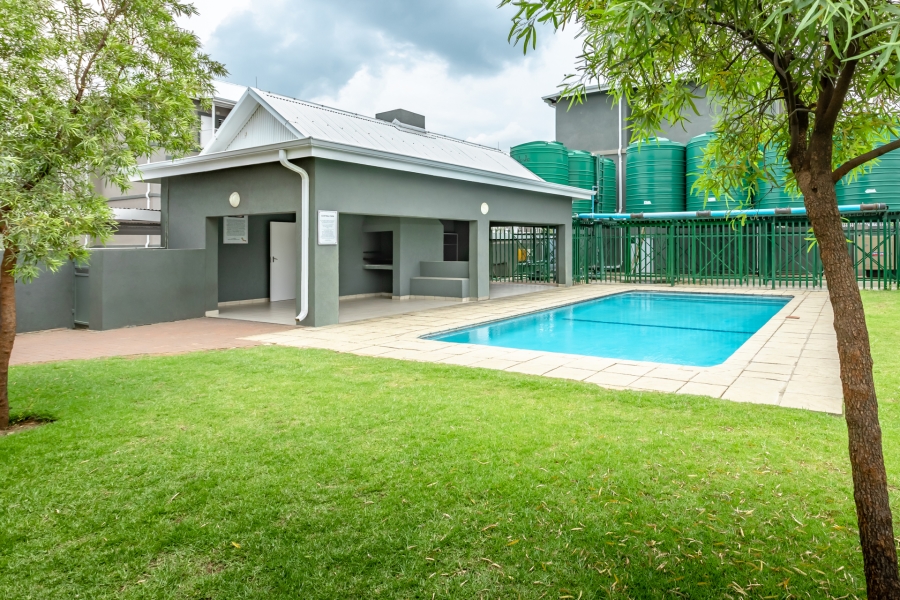 To Let 1 Bedroom Property for Rent in Halfway Gardens Gauteng