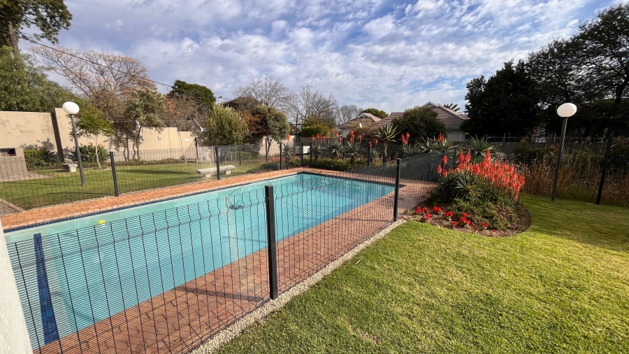 To Let 2 Bedroom Property for Rent in Bryanston Gauteng