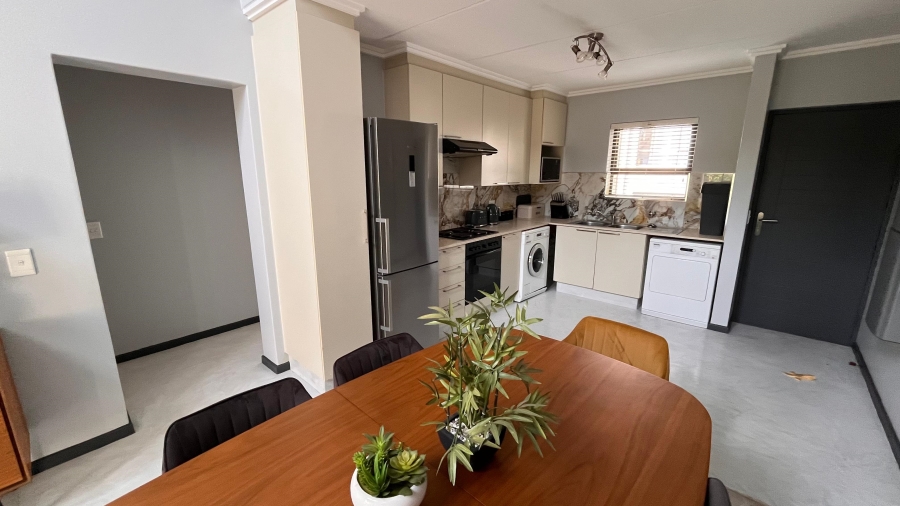 To Let 2 Bedroom Property for Rent in Bryanston Gauteng
