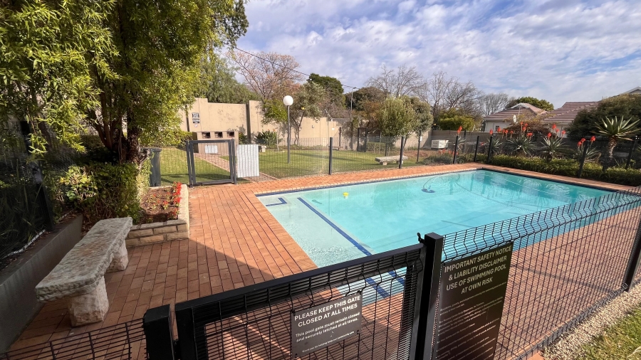 To Let 2 Bedroom Property for Rent in Bryanston Gauteng