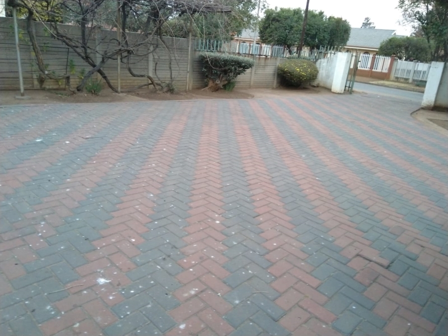 3 Bedroom Property for Sale in Bedworth Park Gauteng